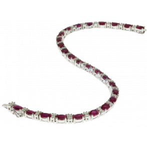 18kt Hvidguldsarmbnd m/8.11ct rubiner & 0.74ct Brillanter W.SI