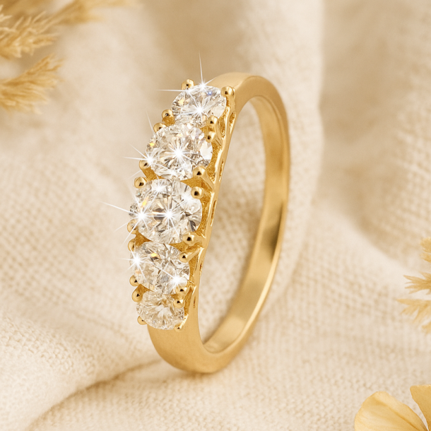 14 Kt Ring med 1ct. Ovale Diamanter