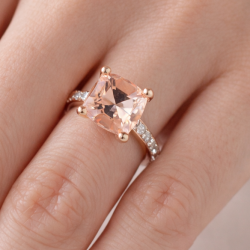 14 Kt Guldring m/Brill/Morganit