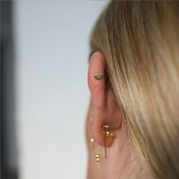 14 Kt Labret Piercing m/3Kugler 3140025